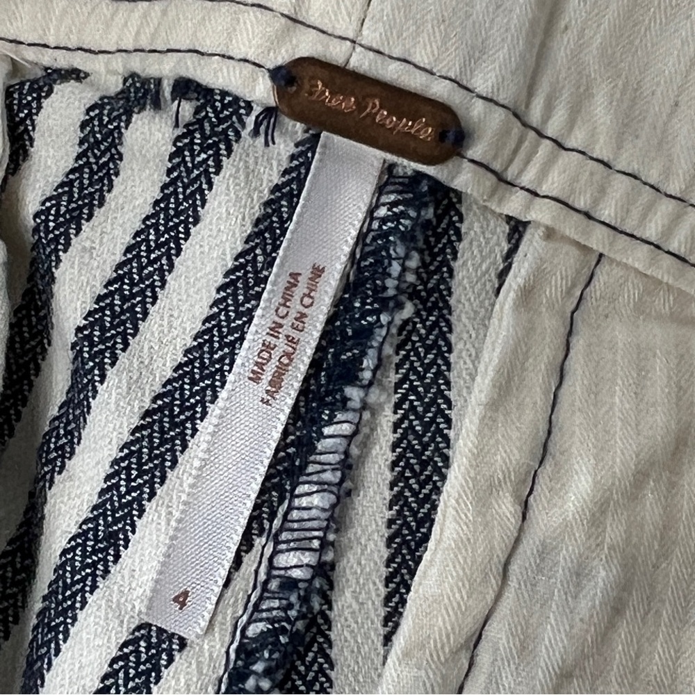 …FREE PEOPLE Size 4 women’s Vertical Striped High Waisted Pants. Straight Leg - Picture 9 of 9